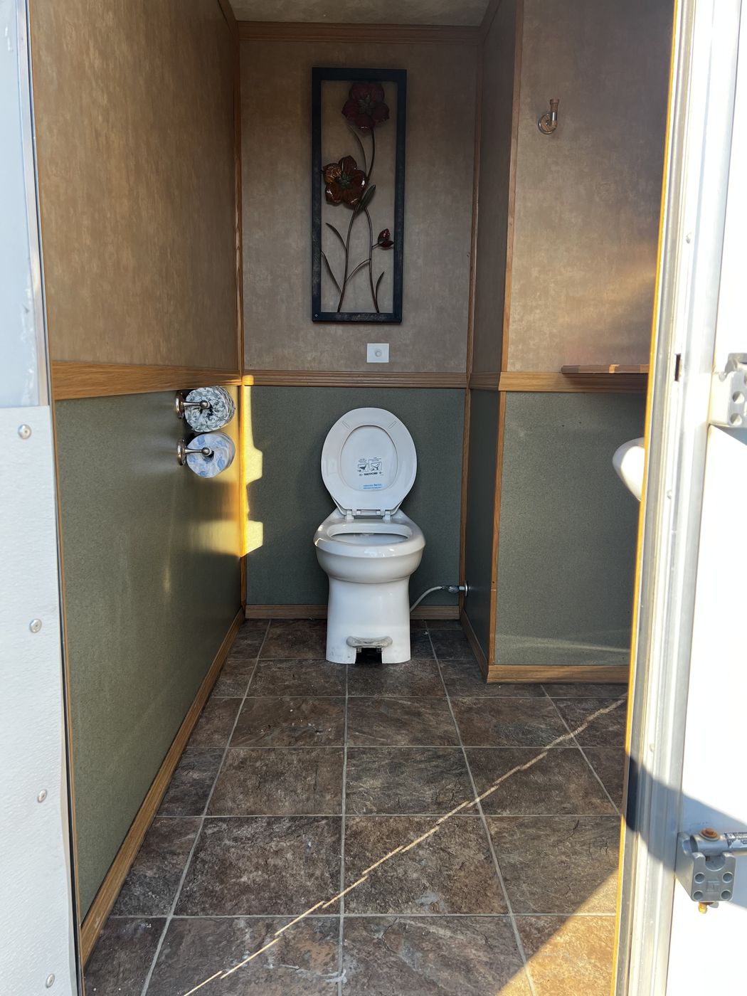 Toilet suite interior
